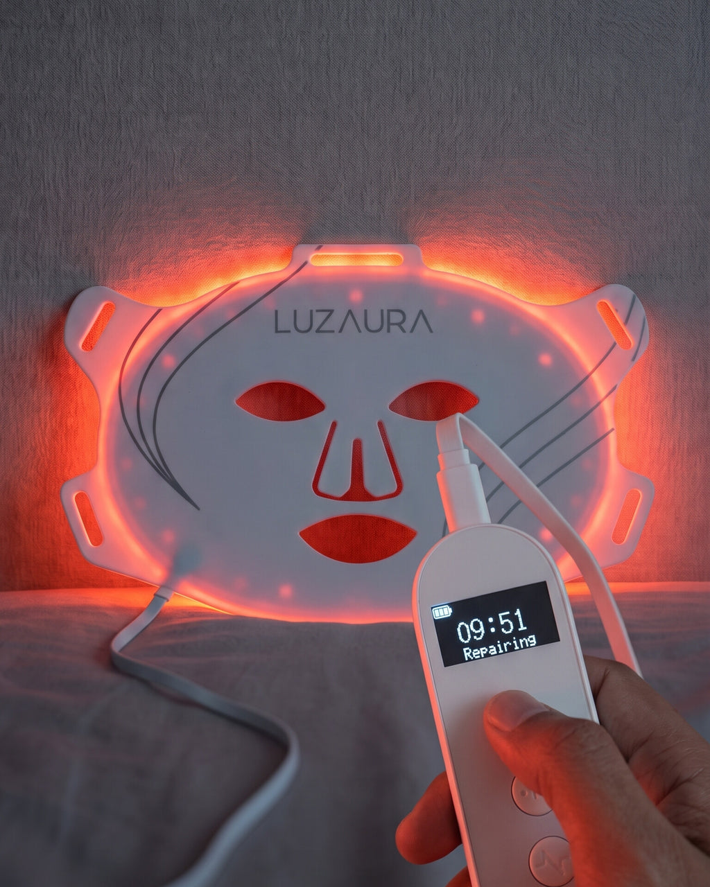 Control remoto con cable de la mascarilla LED LUZAURA Glow